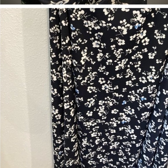 Flattering summertime dress - Picture 4 of 4